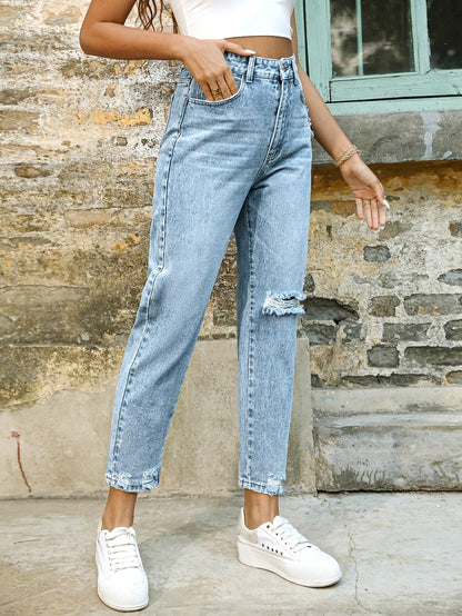 Effortless Blue Relaxed Mom Jeans for Women with High Waist Distressed Tapered Leg