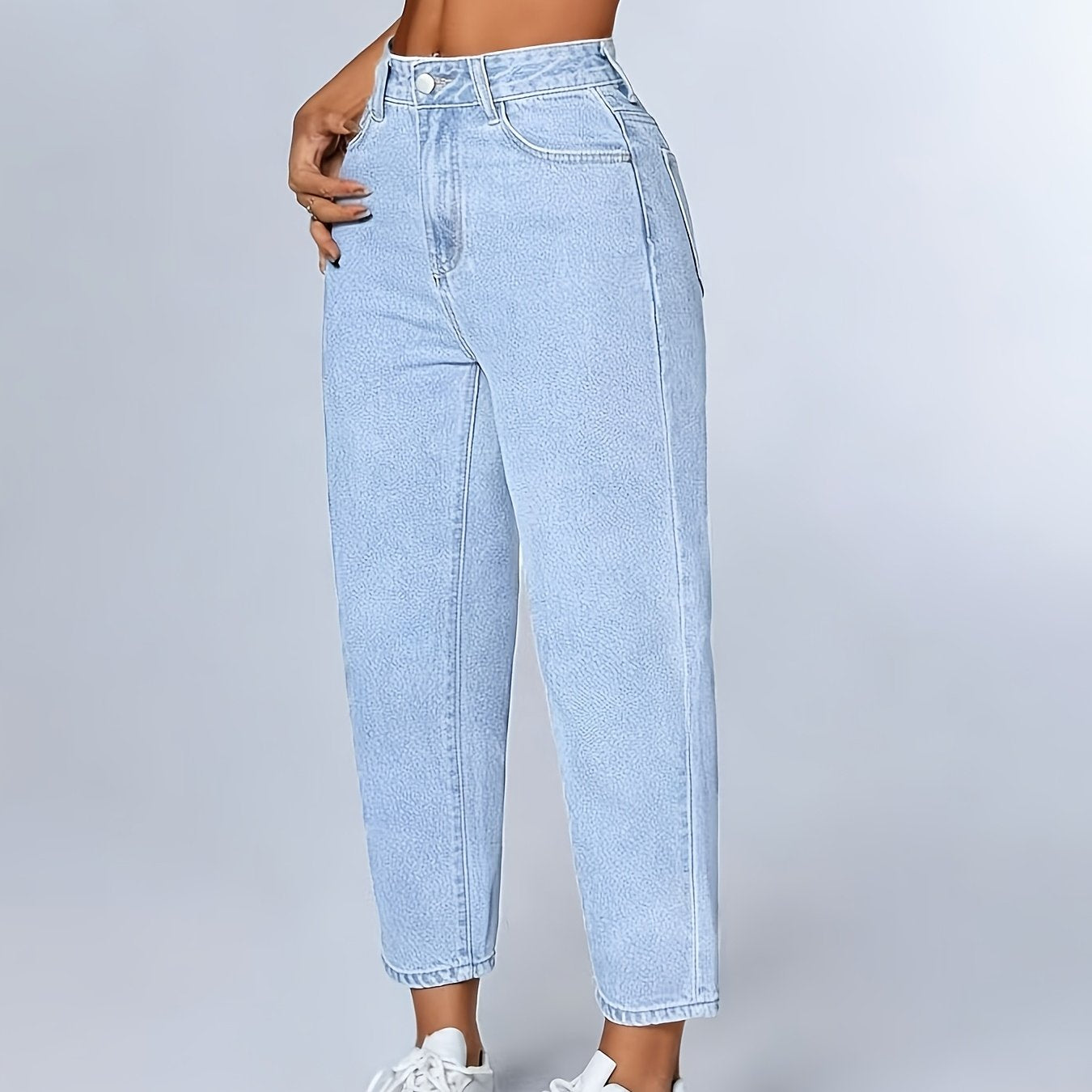 Effortless Light Blue Relaxed Mom Jeans for Women with High Waist Tapered Cuffed Hem
