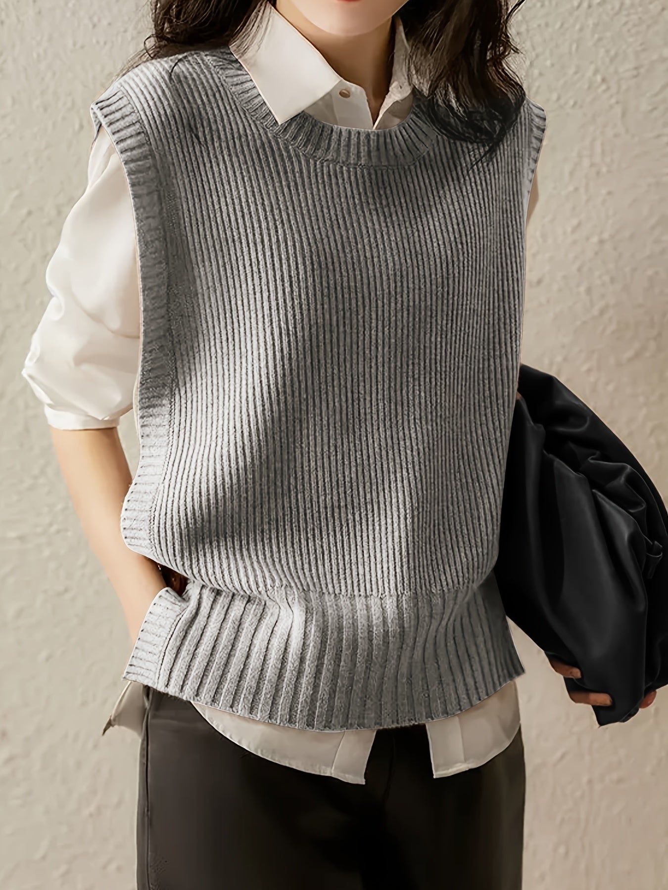 Comfortable Ribbed Sweater Vest for Women with Round Neck Sleeveless Oversized Relaxed Knit Style