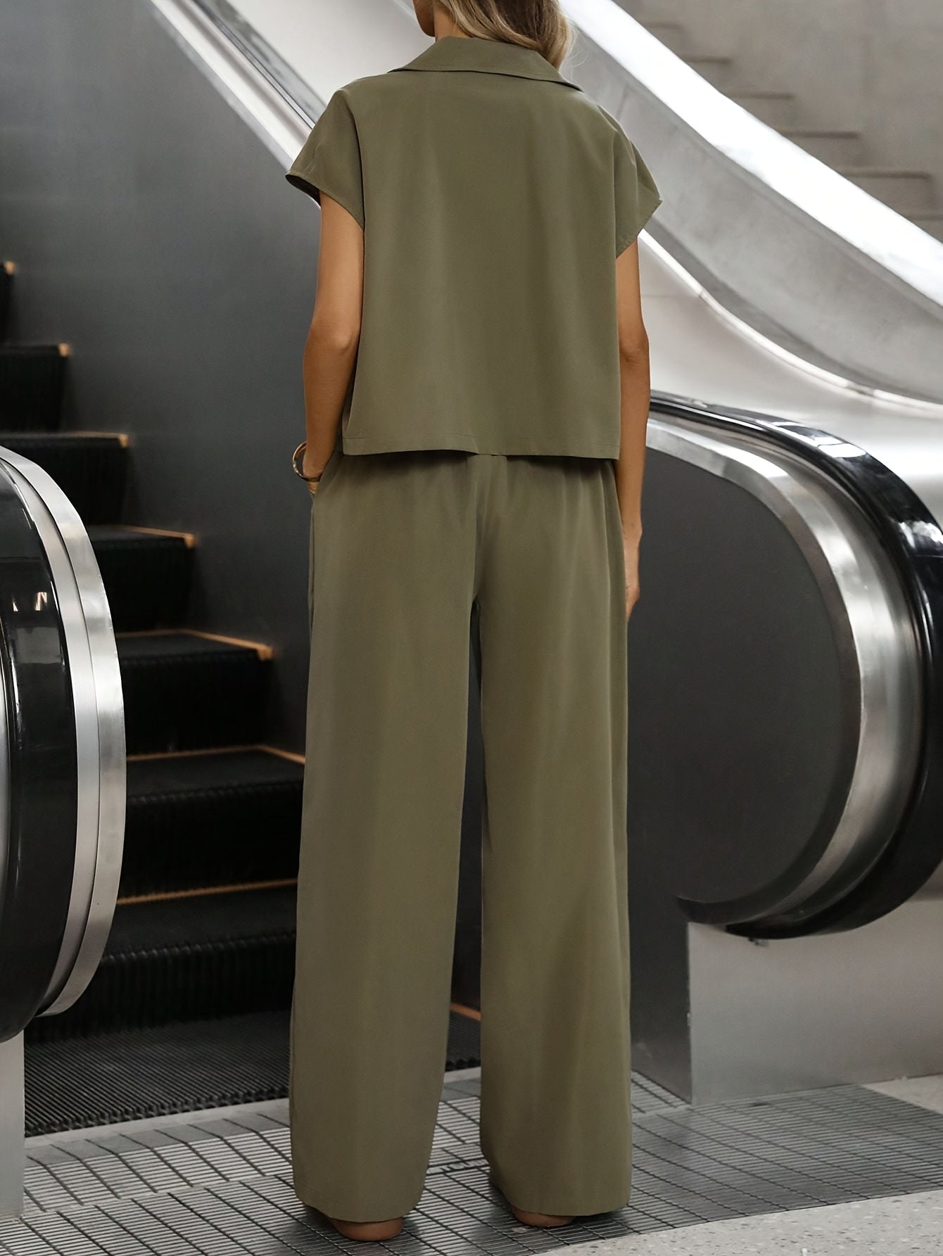 Effortless Wide Leg Set for Women with Collar Short Sleeve Utility Jacket Two Piece Style