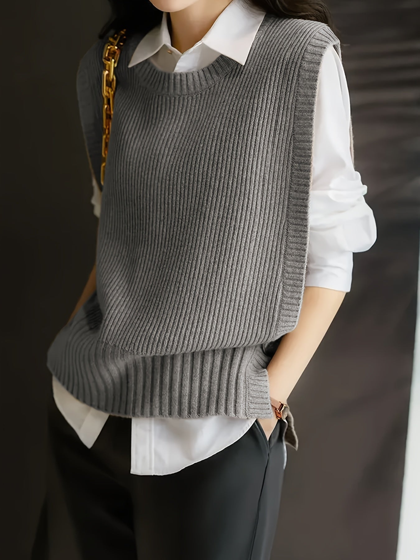Comfortable Ribbed Sweater Vest for Women with Round Neck Sleeveless Oversized Relaxed Knit Style