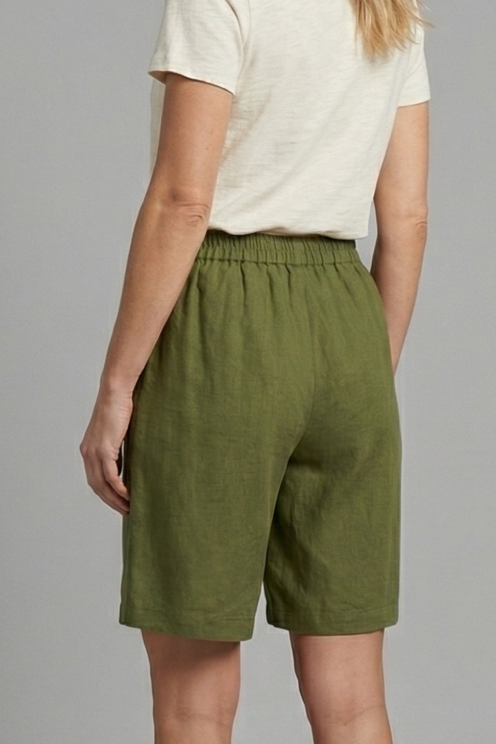 Effortless Linen Bermuda Shorts for Women with Elastic Waist Pleated Knee Length Casual Style