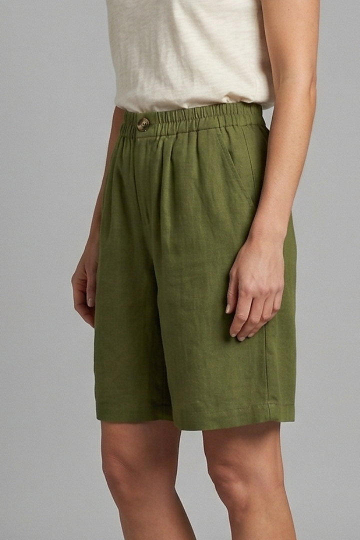 Effortless Linen Bermuda Shorts for Women with Elastic Waist Pleated Knee Length Casual Style